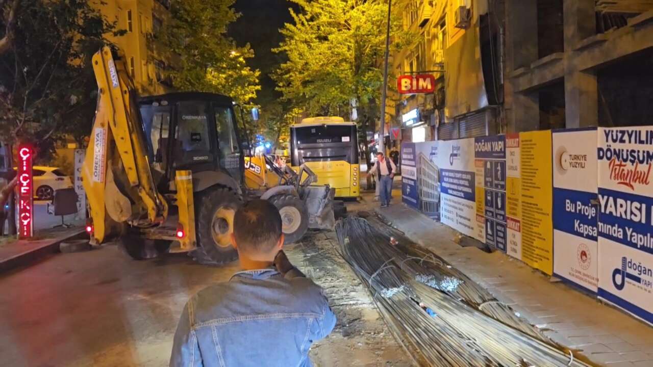 Otobüste korkunç olay! Kadın yolcunun ayağına inşaat demiri saplandı 6